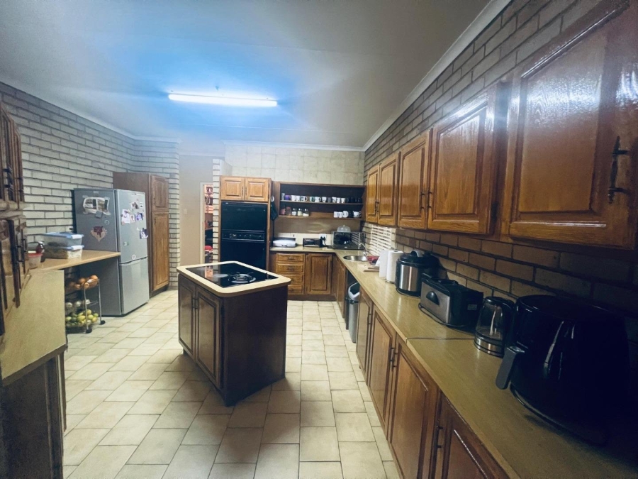 5 Bedroom Property for Sale in Potchefstroom South North West